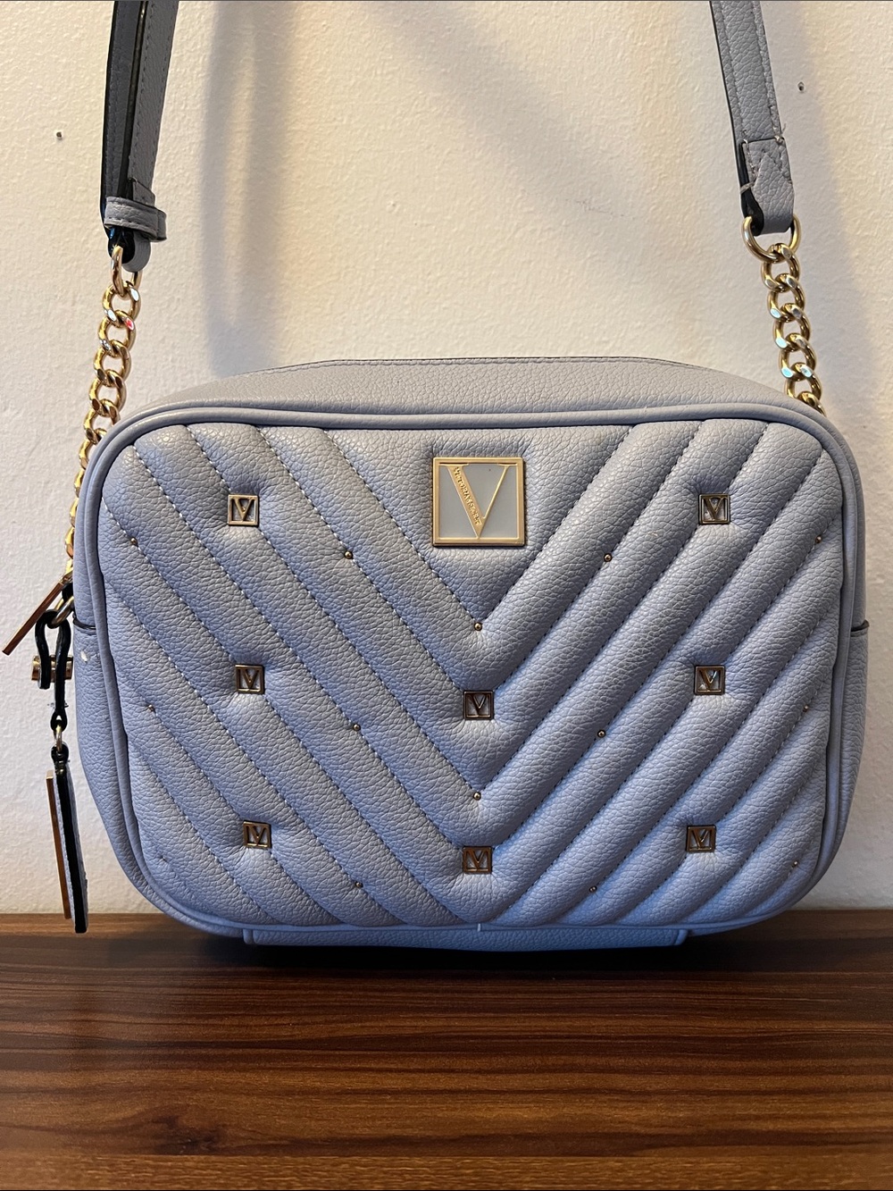 Victoria’s Secret Top-Zip Crossbody Vquilt Novelty Blue